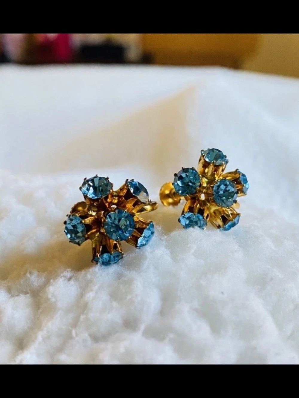 Vintage Austrian Blue Rhinestone Flower Star Gold Brass Toned Swarovski Crystals